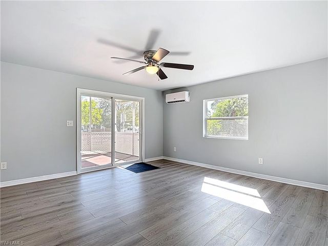 2425 Case LN, North Fort Myers, FL 33917