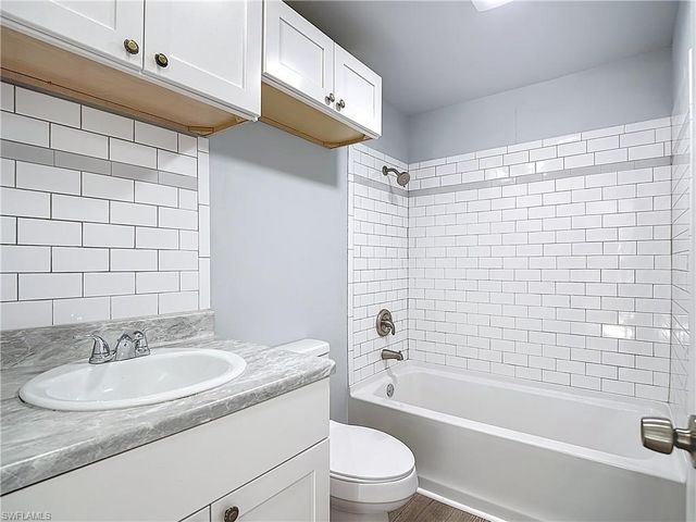 2425 Case LN, North Fort Myers, FL 33917