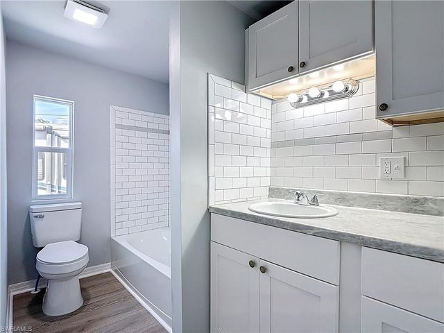 2425 Case LN, North Fort Myers, FL 33917