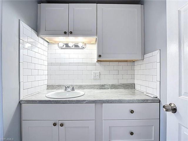 2425 Case LN, North Fort Myers, FL 33917