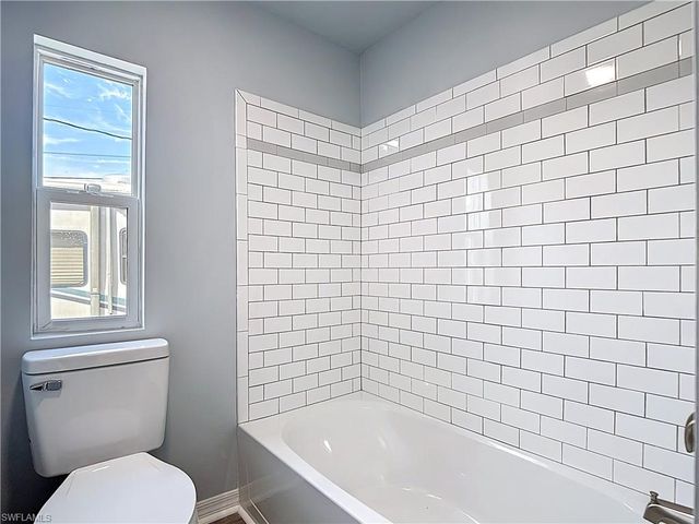 2425 Case LN, North Fort Myers, FL 33917