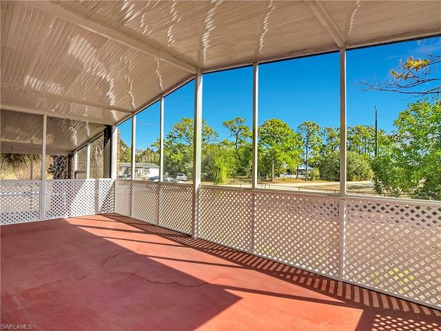 2425 Case LN, North Fort Myers, FL 33917