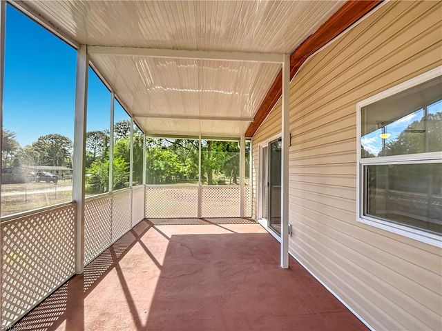 2425 Case LN, North Fort Myers, FL 33917