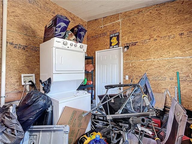 2425 Case LN, North Fort Myers, FL 33917