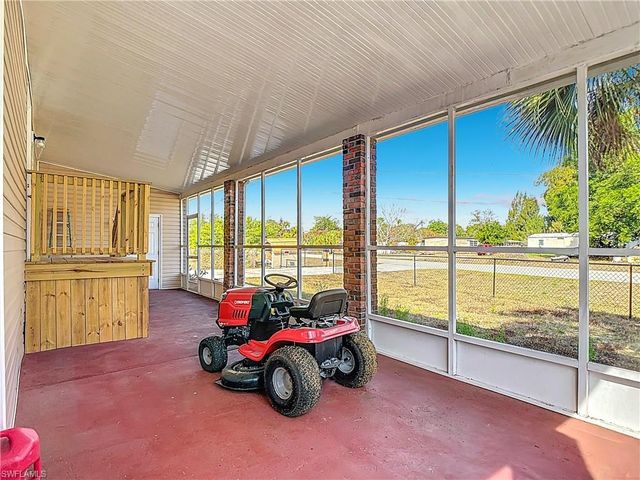 2425 Case LN, North Fort Myers, FL 33917