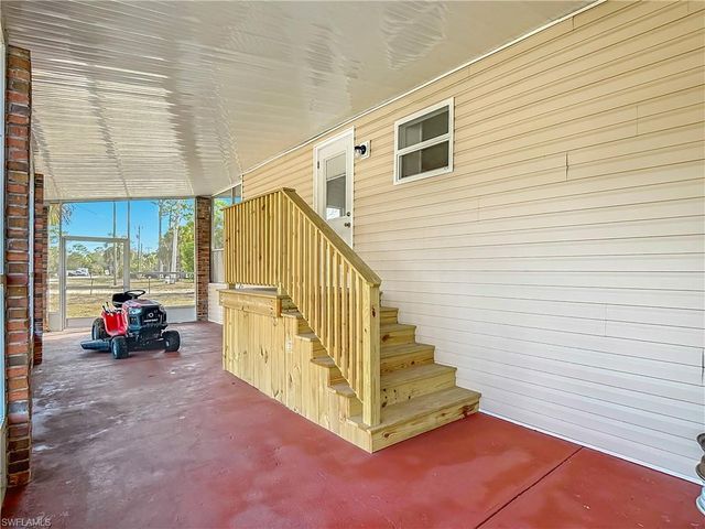 2425 Case LN, North Fort Myers, FL 33917