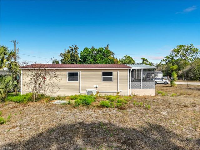2425 Case LN, North Fort Myers, FL 33917