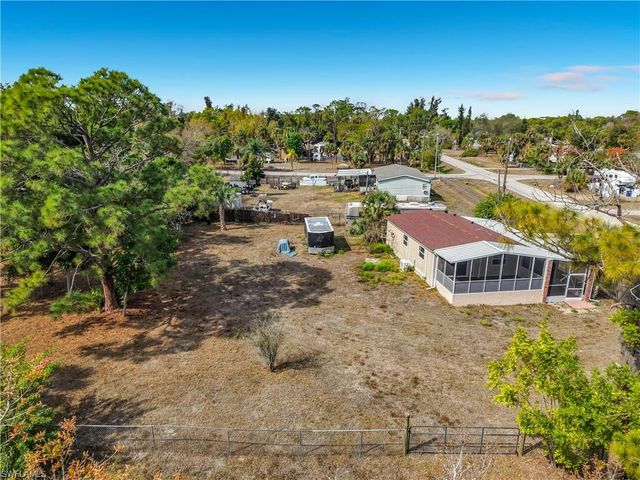 2425 Case LN, North Fort Myers, FL 33917