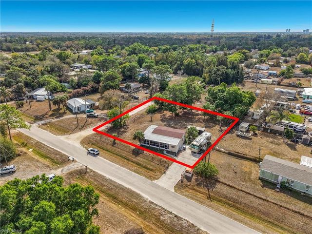 2425 Case LN, North Fort Myers, FL 33917