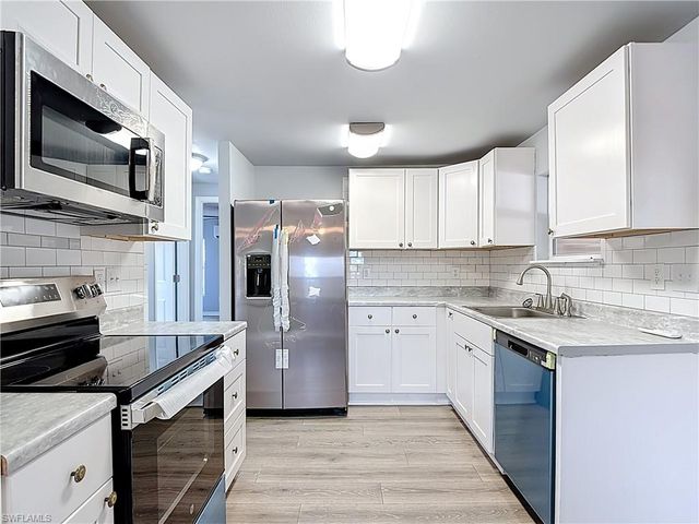 2425 Case LN, North Fort Myers, FL 33917