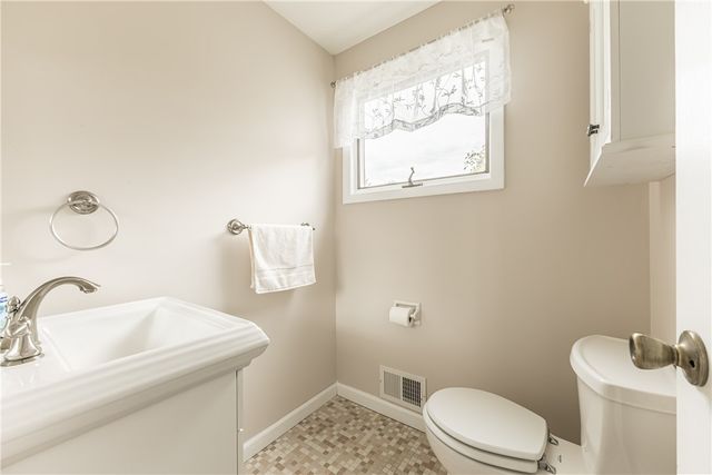 4 Dahlia Drive, Perinton, NY 14450