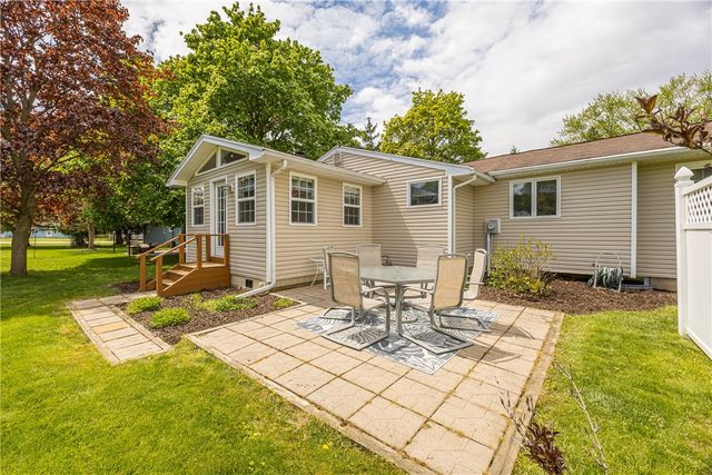 4 Dahlia Drive, Perinton, NY 14450