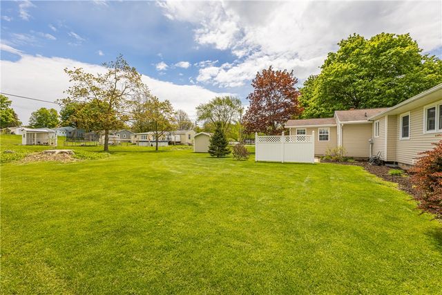 4 Dahlia Drive, Perinton, NY 14450