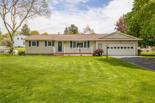4 Dahlia Drive, Perinton, NY 14450