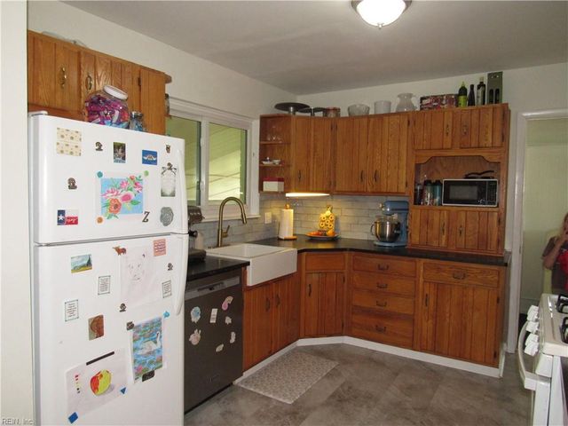 8037 Jerrylee CT, Norfolk, VA 23518