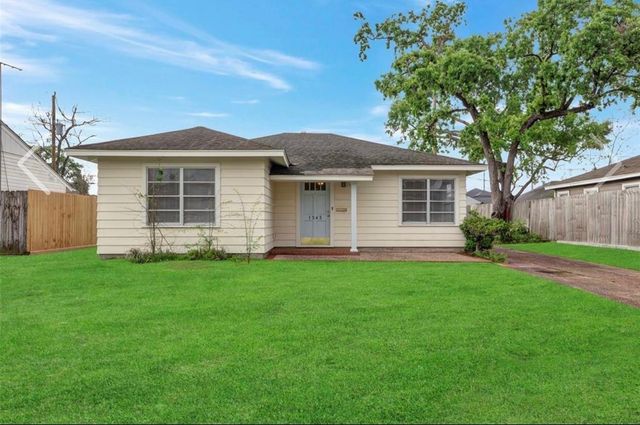 1343 Gardenia Drive, Houston, TX 77018