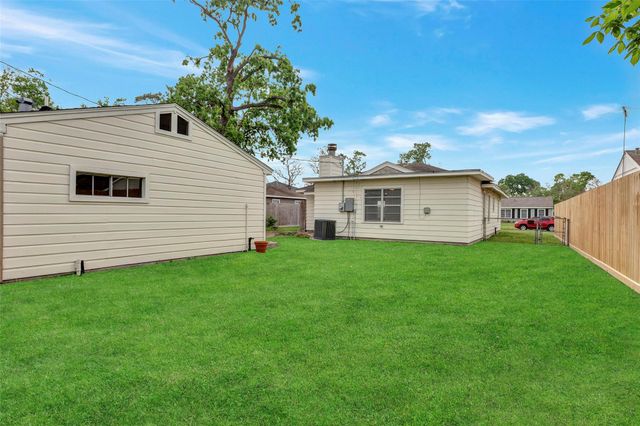 1343 Gardenia Drive, Houston, TX 77018