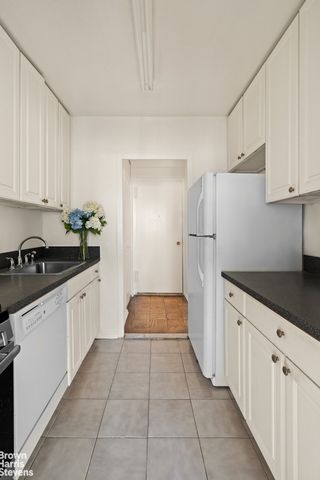 1725 York Ave Apt 17G, New York City, NY 10128