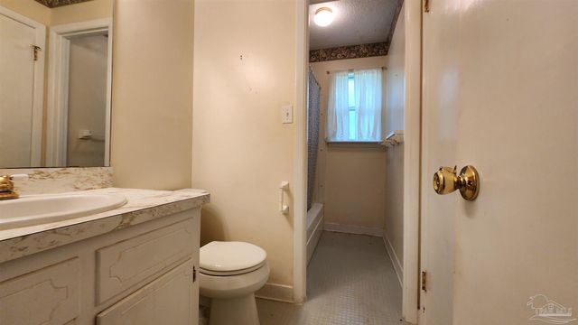1810 Toni St, Pensacola, FL 32504