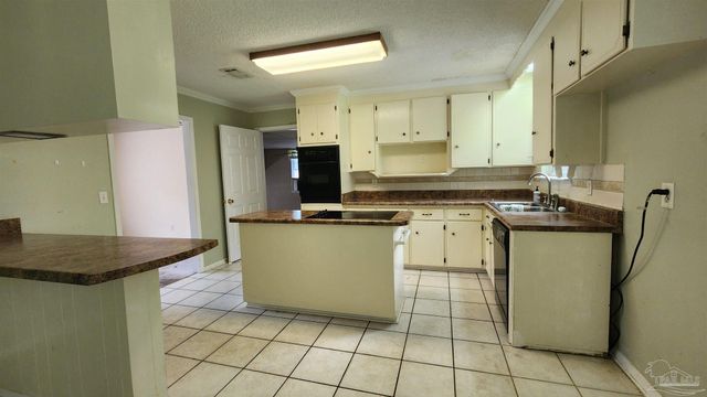 1810 Toni St, Pensacola, FL 32504