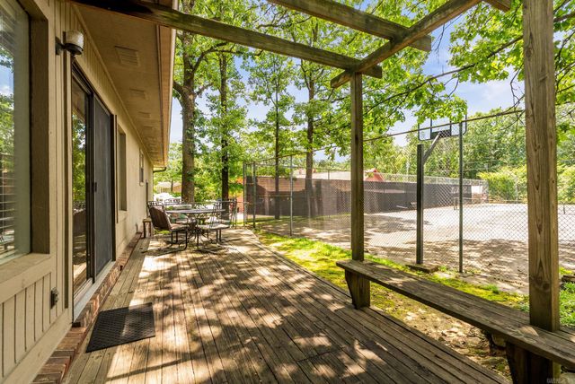 7601 Flintrock Road, North Little Rock, AR 72116