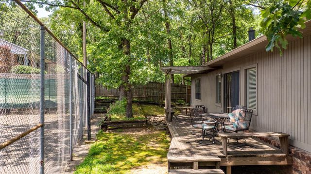 7601 Flintrock Road, North Little Rock, AR 72116