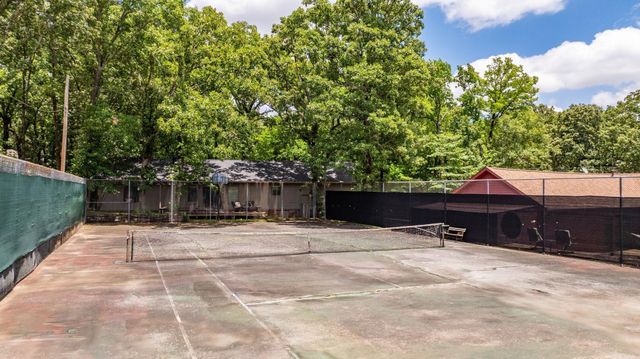 7601 Flintrock Road, North Little Rock, AR 72116