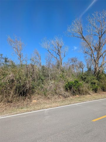 702 County Road 34, Angleton, TX 77515