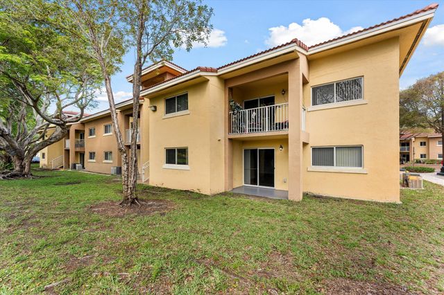 6881 NW 173rd Drive, Hialeah, FL 33015