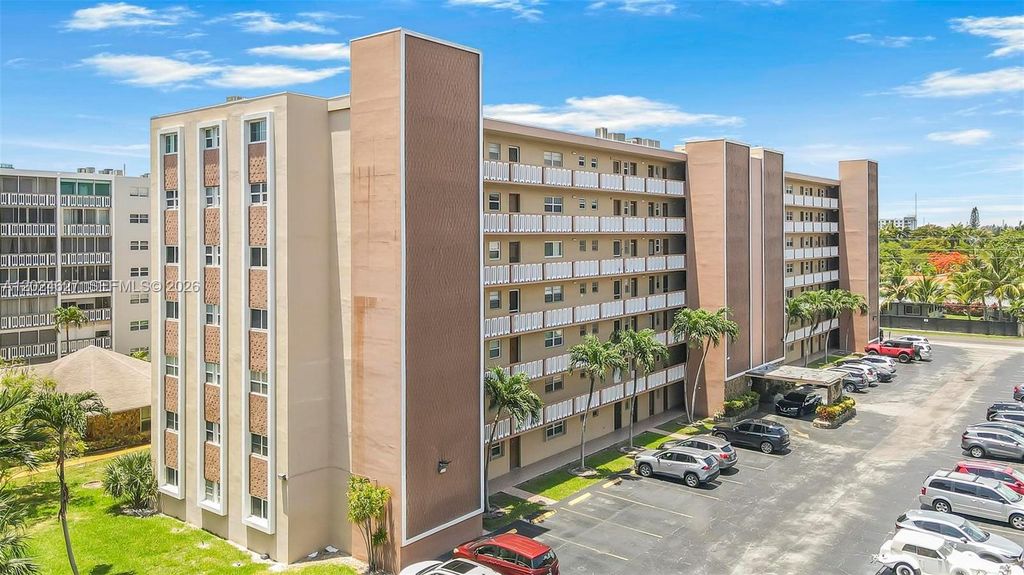 500 NE 12th Ave 407, Hallandale Beach, FL 33009