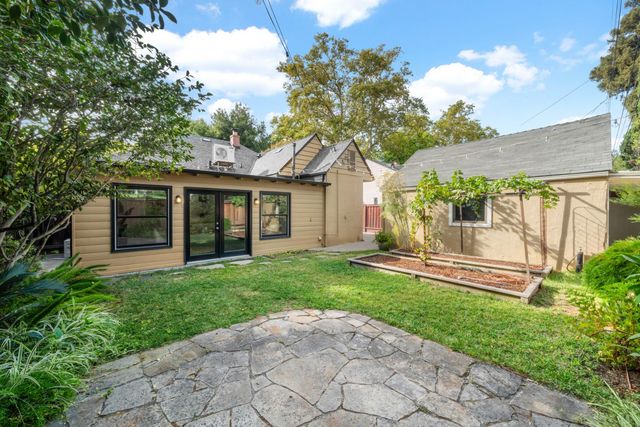 1617 42nd St, Sacramento, CA 95819