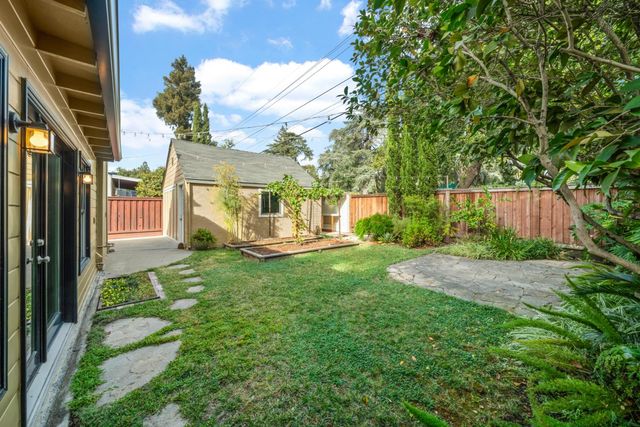 1617 42nd St, Sacramento, CA 95819