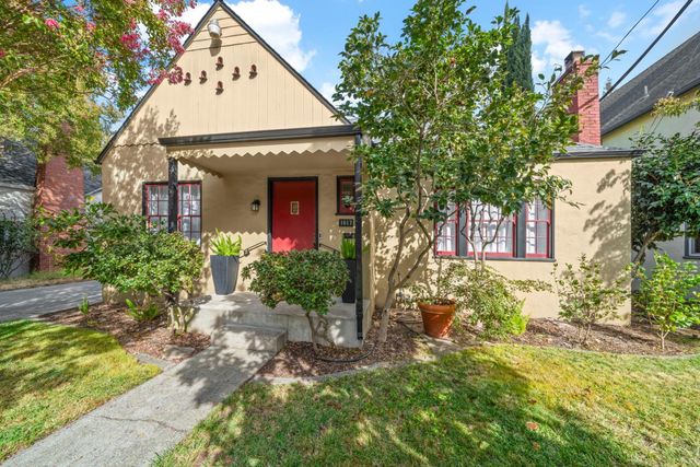 1617 42nd St, Sacramento, CA 95819