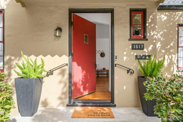 1617 42nd St, Sacramento, CA 95819
