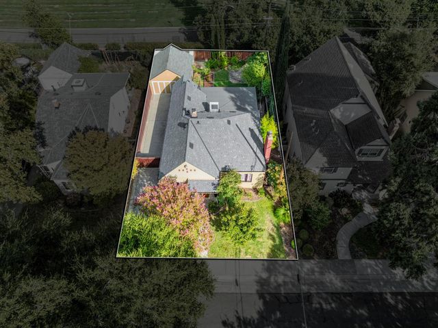 1617 42nd St, Sacramento, CA 95819