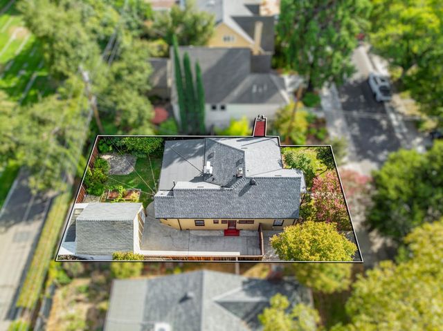 1617 42nd St, Sacramento, CA 95819