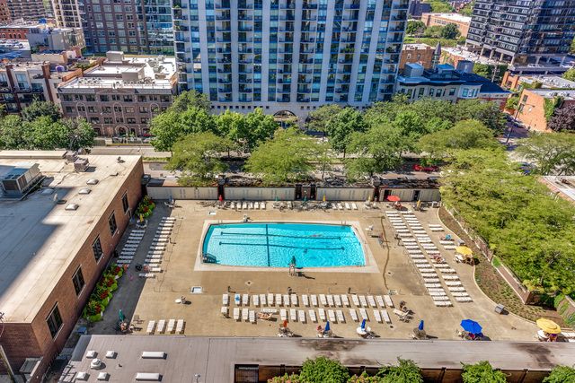 1255 N Sandburg Terrace 2912, Chicago, IL 60610