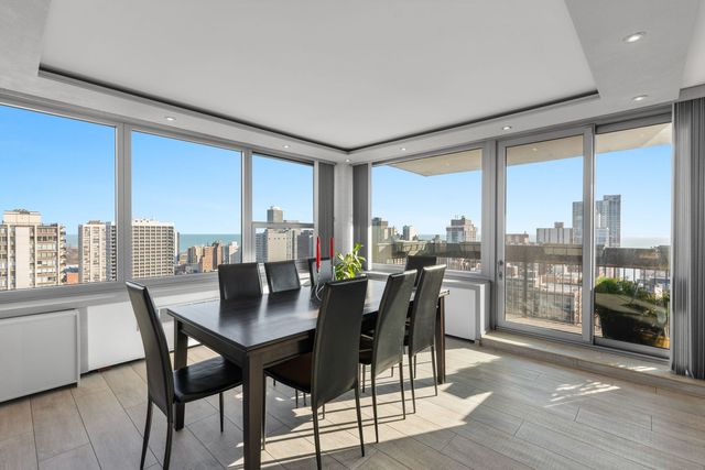 1255 N Sandburg Terrace 2912, Chicago, IL 60610