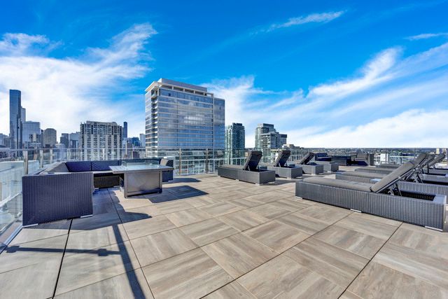 1255 N Sandburg Terrace 2912, Chicago, IL 60610