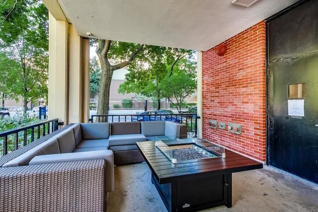 1255 N Sandburg Terrace 2912, Chicago, IL 60610
