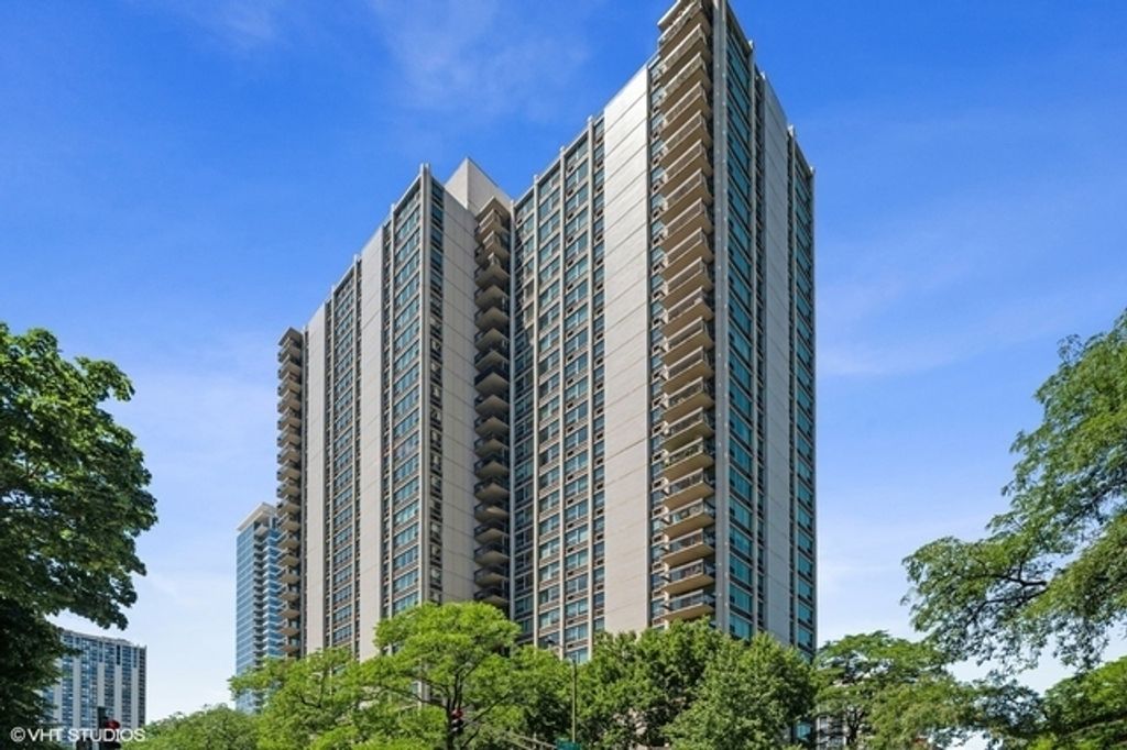 1255 N Sandburg Terrace 2912, Chicago, IL 60610