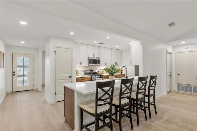 12006 Trianon LN, Austin, TX 78727