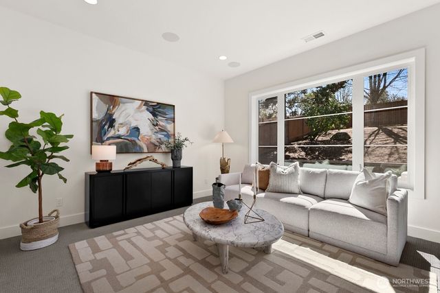 15045 SE 45th Place, Bellevue, WA 98006