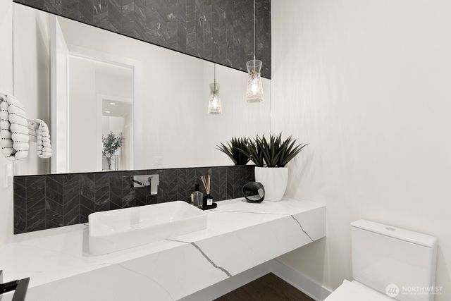 15045 SE 45th Place, Bellevue, WA 98006