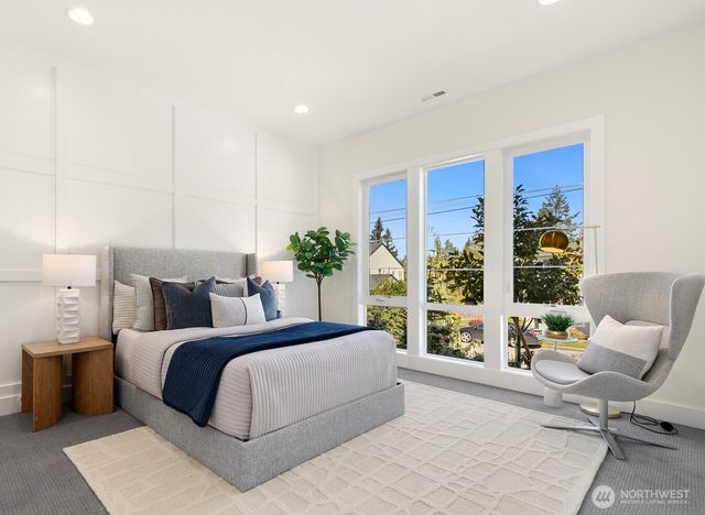 15045 SE 45th Place, Bellevue, WA 98006