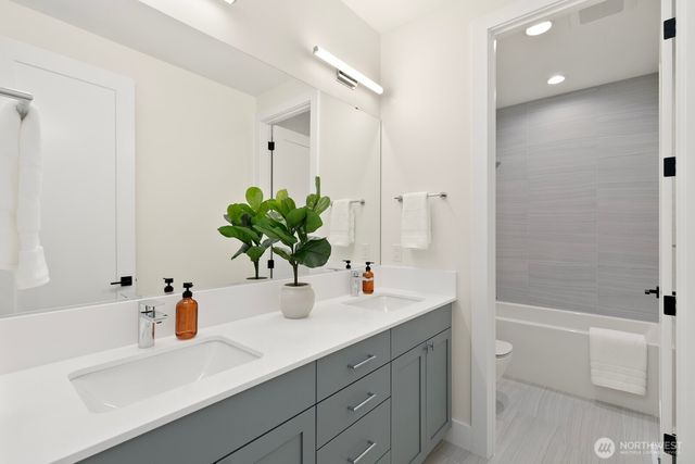 15045 SE 45th Place, Bellevue, WA 98006