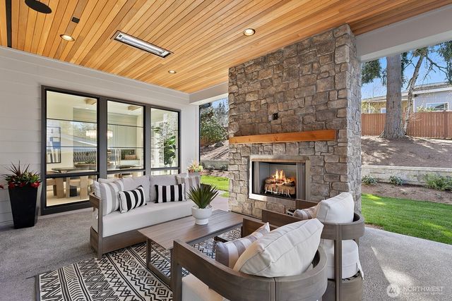 15045 SE 45th Place, Bellevue, WA 98006