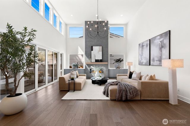 15045 SE 45th Place, Bellevue, WA 98006