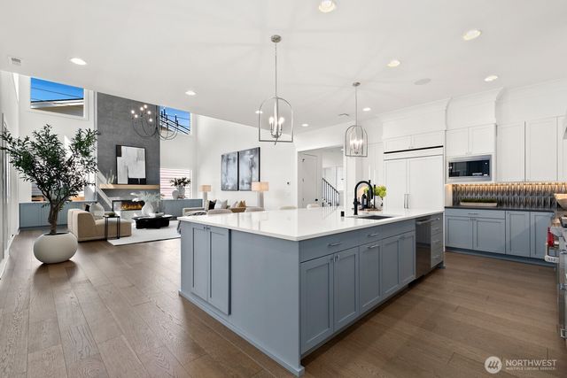 15045 SE 45th Place, Bellevue, WA 98006