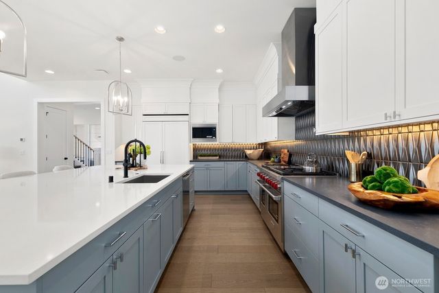 15045 SE 45th Place, Bellevue, WA 98006